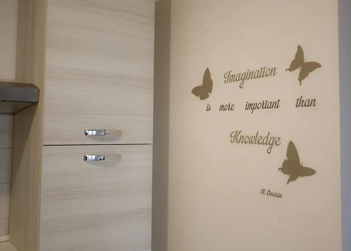 House 78 - Royal Welcome *