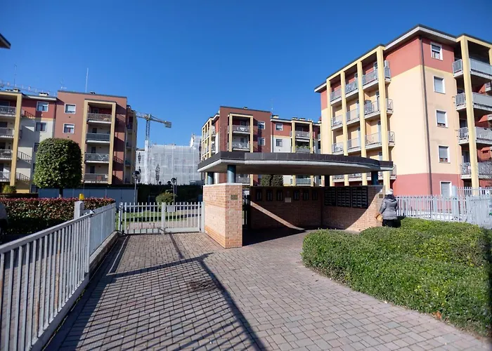 House 78 - Royal Welcome