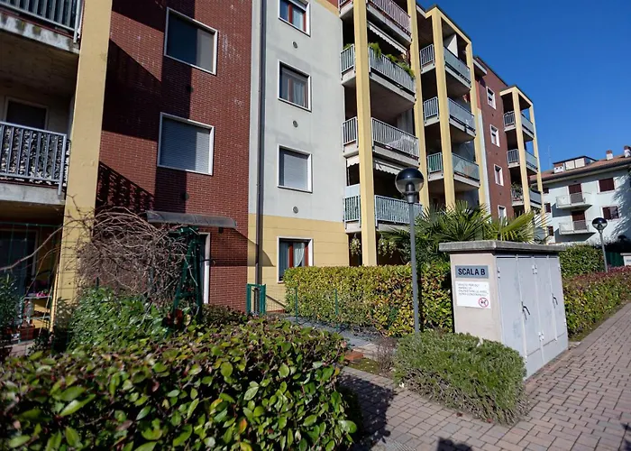 House 78 - Royal Welcome